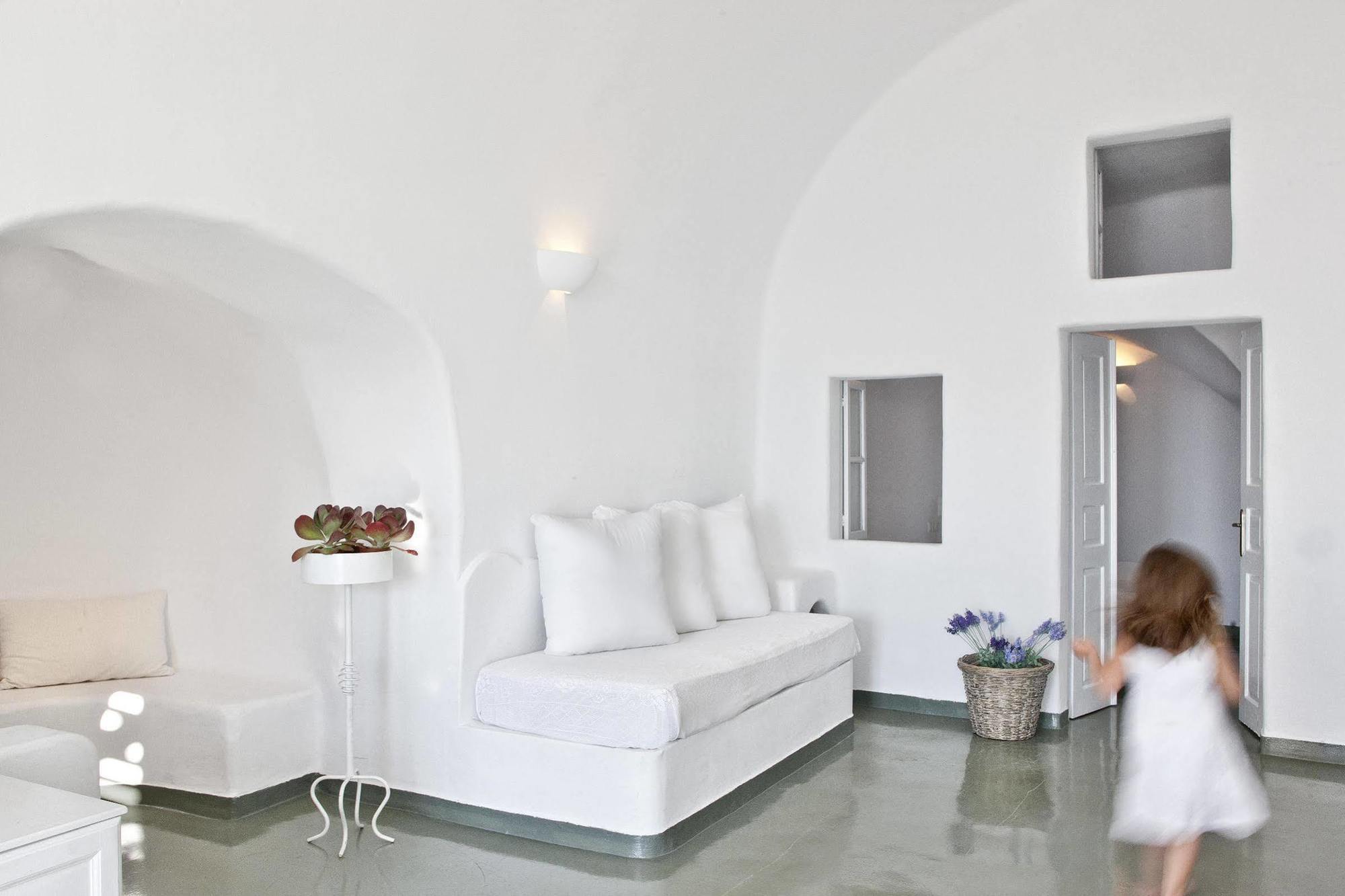 Cliff Side Suites ฟิรา ภายนอก รูปภาพ